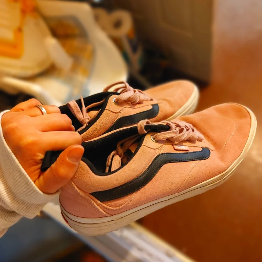 Vans - Picture 1 of 1